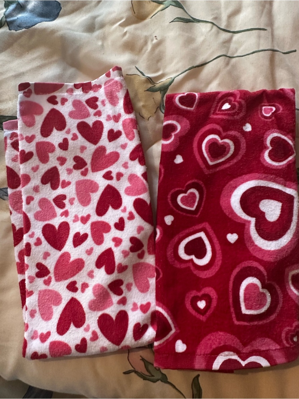 Kids Heart-Print dish towels